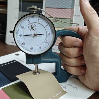 0.7mm Texture Fabric Synthetic Leather PVC Leather Roll for Bags Furniture Nội thất ô tô 1,6m Width
