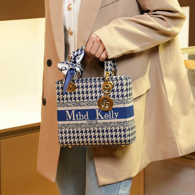 Pvc m&agrave;u trắng in ấn kỹ thuật số Da nh&acirc;n tạo tổng hợp cho t&uacute;i sổ tay điện thoại Shell Table Mat Fabric Da giả 10